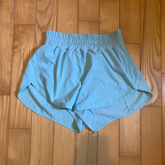 lululemon athletica Women's Light Blue Athletic Shorts - Picture 4 of 4